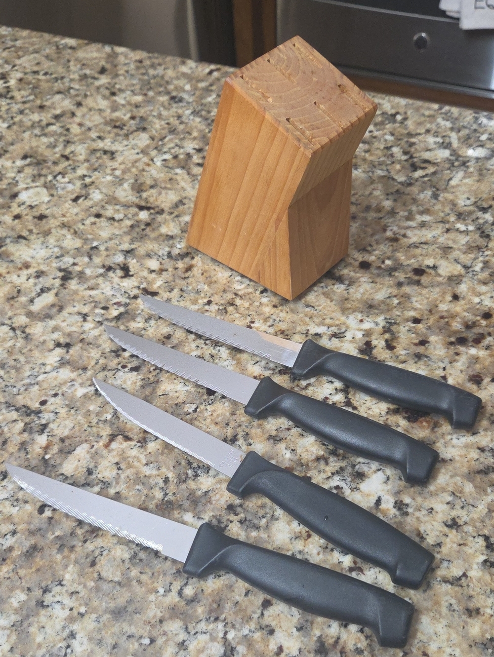 Black Handle Serrated Steak Knife Set with Wooden Block
